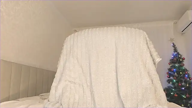 Snapshot of cherry_misaki chatting on 12-16-24, 02:27 cherry misaki online show from 12-16-24, 02:27