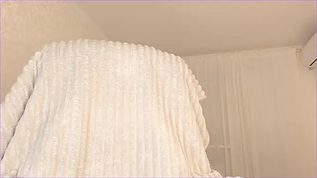 Snapshot of cherry_misaki chatting on 03-09-25, 05:39 cherry misaki online show from 03-09-25, 05:39