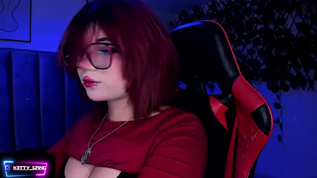 Kitty Gang online show from 12-01-25, 02:38