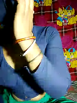 Snapshot of indiancouple09 chatting on 12-03-24, 10:51 indiancouple09 online show from 12-03-24, 10:51