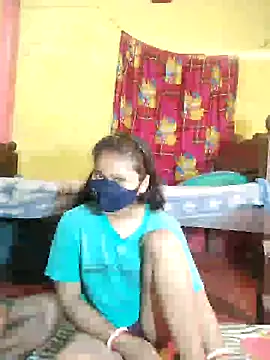 Snapshot of indiancouple09 chatting on 02-04-25, 11:38 indiancouple09 online show from 02-04-25, 11:38