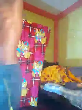 Snapshot of indiancouple09 chatting on 02-05-25, 11:39 indiancouple09 online show from 02-05-25, 11:39