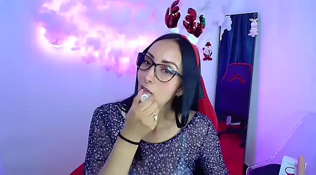 yaralyminjo2 online show from 12-18-24, 02:06