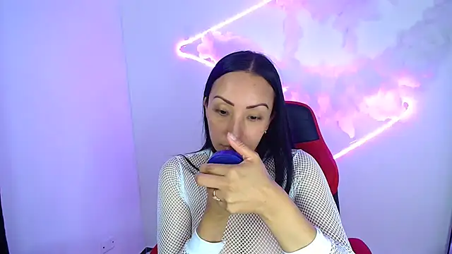 yaralyminjo2 online show from 01-13-25, 02:21