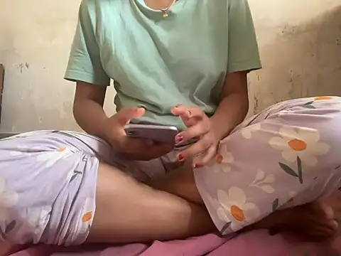 Snapshot of Pie066_ chatting on 09-24-25, 01:53 Pie066 online show from 09-24-25, 01:53