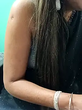 Snapshot of Saroj-Shah chatting on 11-06-25, 06:42 Saroj-Shah online show from 11-06-25, 06:42