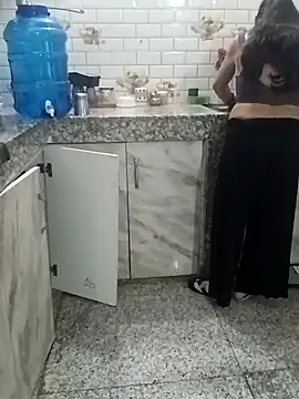 Snapshot of Saroj-Shah chatting on 11-17-25, 04:35 Saroj-Shah online show from 11-17-25, 04:35