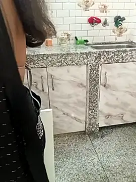 Snapshot of Saroj-Shah chatting on 11-22-25, 06:01 Saroj-Shah online show from 11-22-25, 06:01