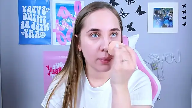 MiaMilas online show from 12-26-24, 05:04