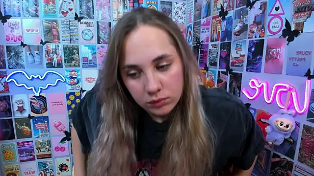 MiaMilas online show from 10-20-25, 04:29