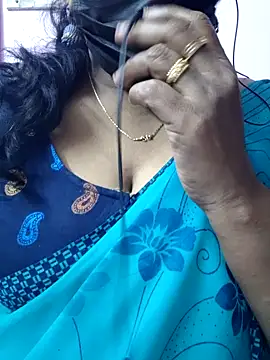 mallu-sumi online show from 12-20-25, 04:58