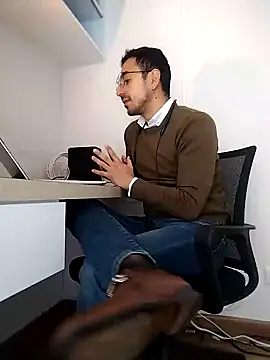 Snapshot of pablo-rincon95 chatting on 02-15-25, 03:06 pablo-rincon95 online show from 02-15-25, 03:06