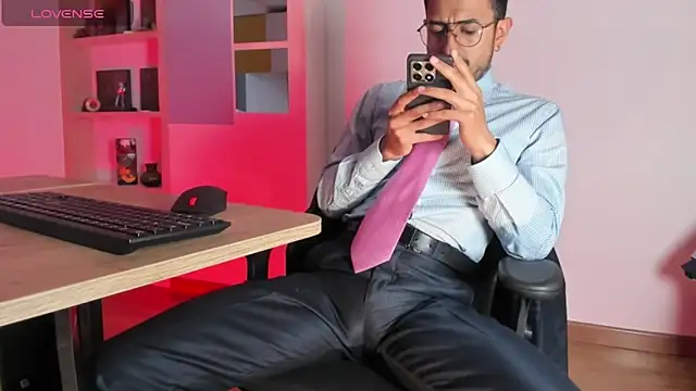 pablo-rincon95 online show from 11-18-25, 08:46