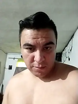 Snapshot of caramelodechile chatting on 10-12-25, 02:38 caramelodechile online show from 10-12-25, 02:38