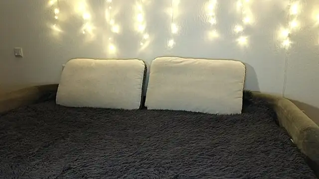 Tutti Frutt1s online show from 01-24-25, 05:21