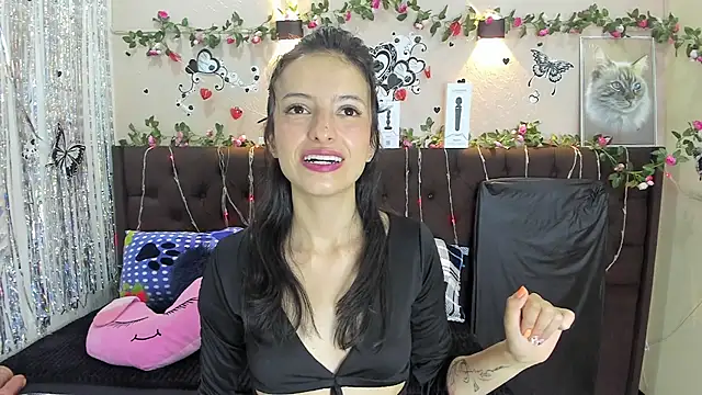 HottCandy21 online show from 02-24-25, 07:19