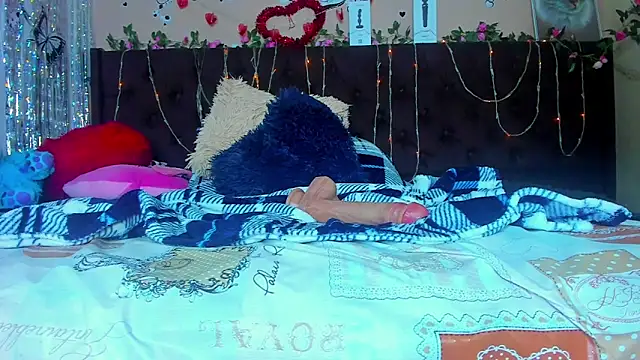 HottCandy21 online show from 02-25-25, 09:57