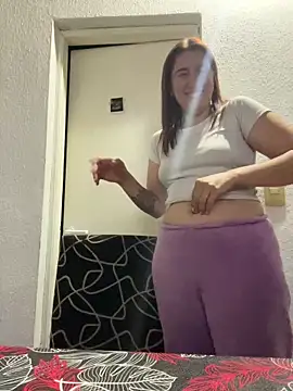 Snapshot of Constanzahud chatting on 09-23-25, 01:52 Constanzahud online show from 09-23-25, 01:52