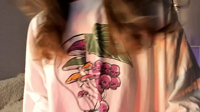 Snapshot of AraCopple chatting on 12-12-24, 02:59 AraCopple online show from 12-12-24, 02:59