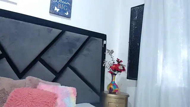 Snapshot of GabrielaDurann chatting on 01-07-25, 07:38 GabrielaDurann online show from 01-07-25, 07:38