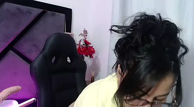 Snapshot of GabrielaDurann chatting on 03-21-25, 02:51 GabrielaDurann online show from 03-21-25, 02:51