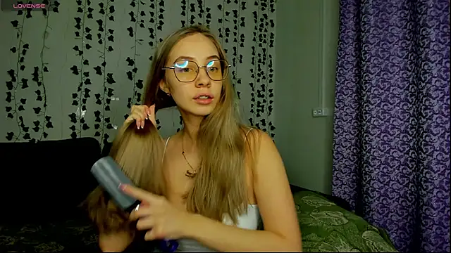 Kitty Katrine online show from 02-15-25, 03:28