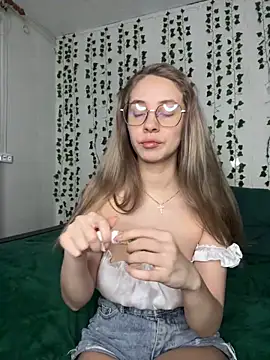 Kitty Katrine online show from 02-23-25, 01:53