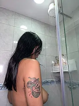 Snapshot of dolcebella chatting on 02-24-26, 04:27 dolcebella online show from 02-24-26, 04:27