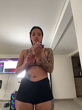 Snapshot of dolcebella chatting on 02-26-26, 05:34 dolcebella online show from 02-26-26, 05:34