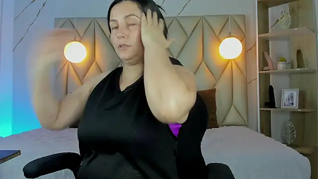 Snapshot of angelswets chatting on 01-13-26, 02:00 angelswets online show from 01-13-26, 02:00