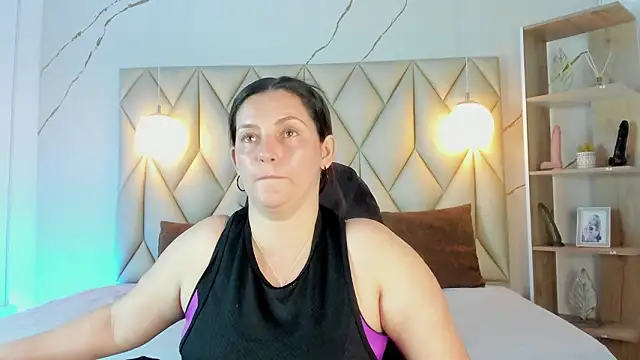 Snapshot of angelswets chatting on 02-04-26, 01:50 angelswets online show from 02-04-26, 01:50