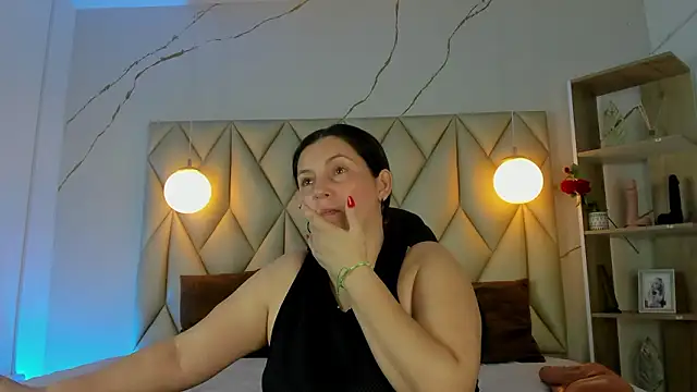 Snapshot of angelswets chatting on 02-07-26, 01:48 angelswets online show from 02-07-26, 01:48