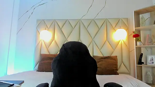 Snapshot of angelswets chatting on 02-13-26, 02:13 angelswets online show from 02-13-26, 02:13