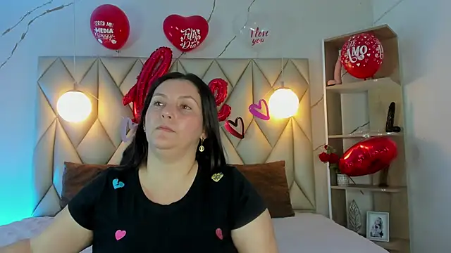 Snapshot of angelswets chatting on 02-14-26, 01:52 angelswets online show from 02-14-26, 01:52