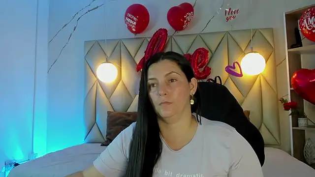 Snapshot of angelswets chatting on 02-15-26, 01:20 angelswets online show from 02-15-26, 01:20