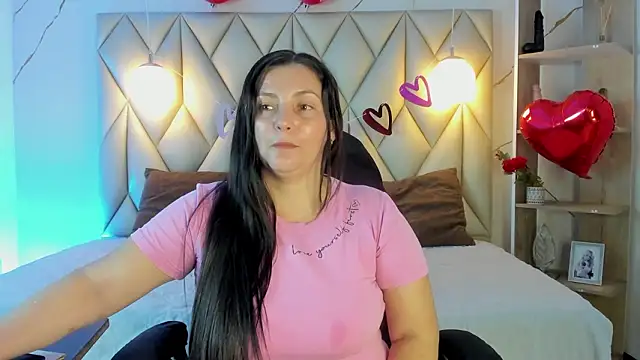 Snapshot of angelswets chatting on 02-17-26, 01:40 angelswets online show from 02-17-26, 01:40