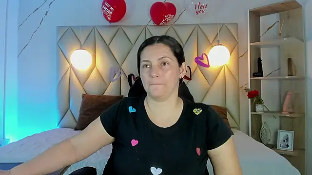 Snapshot of angelswets chatting on 02-20-26, 02:06 angelswets online show from 02-20-26, 02:06