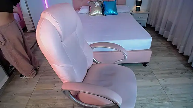 pettit courtny online show from 01-05-25, 03:22