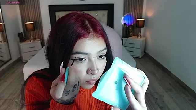 pettit courtny online show from 01-09-25, 03:47