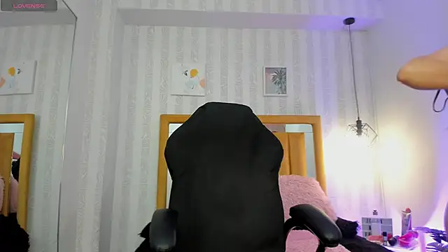 pettit courtny online show from 09-30-25, 08:03