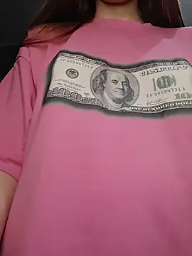 Snapshot of beautiful_angel chatting on 02-15-26, 06:04 beautiful angel online show from 02-15-26, 06:04