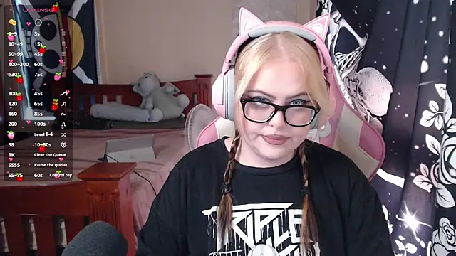 Snapshot of ChubbyBubs chatting on 02-05-25, 04:48 ChubbyBubs online show from 02-05-25, 04:48