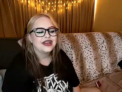 Snapshot of ChubbyBubs chatting on 02-15-25, 09:05 ChubbyBubs online show from 02-15-25, 09:05