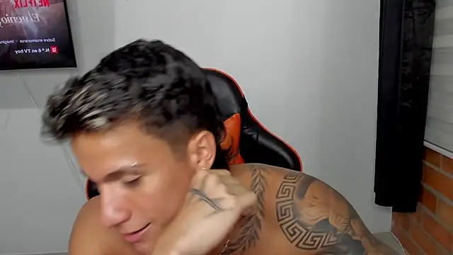 pettergrey1 online show from 10-17-25, 11:18