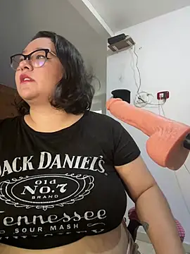 Snapshot of CinnamonCookiez chatting on 01-02-25, 04:09 CinnamonCookiez online show from 01-02-25, 04:09