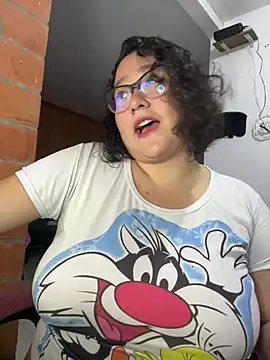 Snapshot of CinnamonCookiez chatting on 01-03-25, 03:05 CinnamonCookiez online show from 01-03-25, 03:05