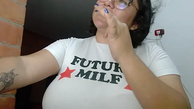 Snapshot of CinnamonCookiez chatting on 01-07-25, 07:10 CinnamonCookiez online show from 01-07-25, 07:10