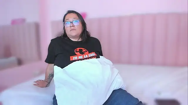 Snapshot of CinnamonCookiez chatting on 03-16-25, 06:34 CinnamonCookiez online show from 03-16-25, 06:34