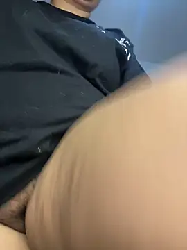 Snapshot of CinnamonCookiez chatting on 09-10-25, 04:23 CinnamonCookiez online show from 09-10-25, 04:23