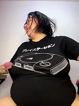 Snapshot of CinnamonCookiez chatting on 10-11-25, 03:39 CinnamonCookiez online show from 10-11-25, 03:39